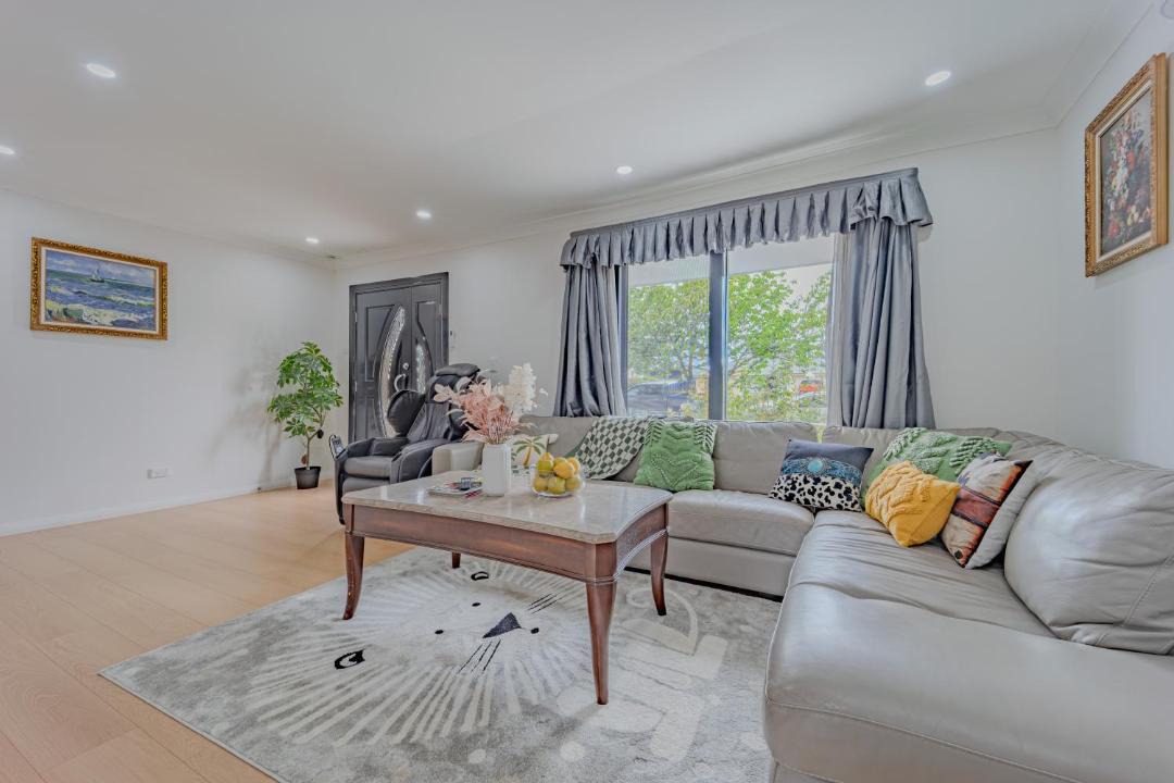 Photo of Others in Oberon