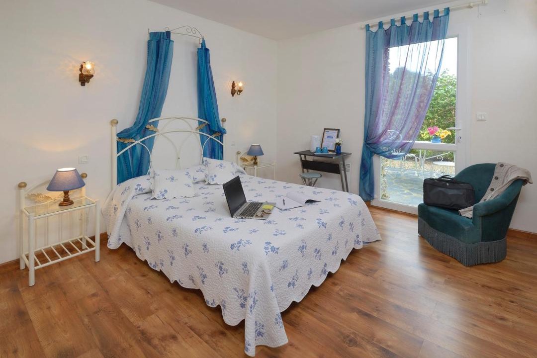 Photo of Others in Sainte-Gemme-d'Andigne