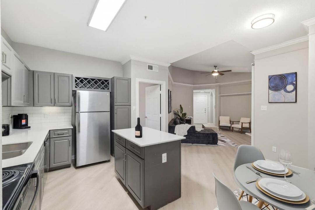 Photo of Kitchen in Far North Dallas