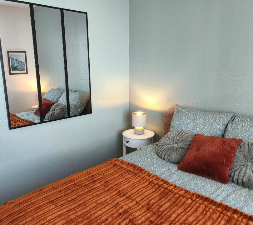 Photo of Bedroom in Lisieux