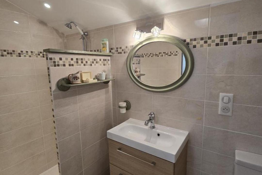 Photo of Bathroom in Coursac