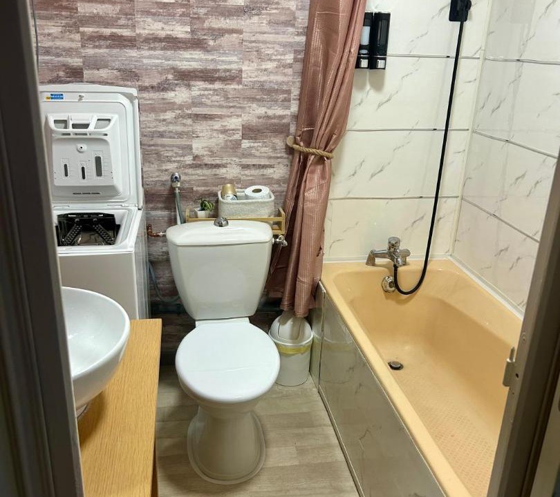 Photo of Bathroom in La Cote-Saint-Andre
