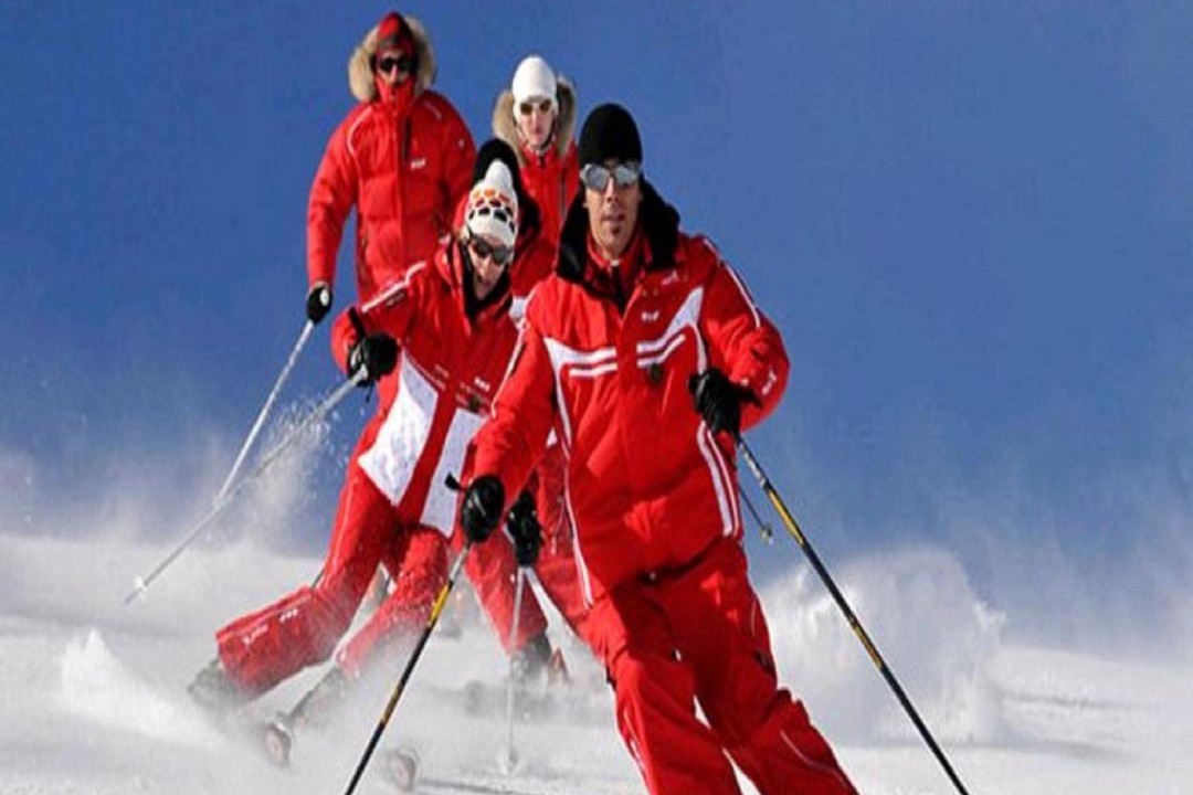 Photo of Human In Picture in Allos