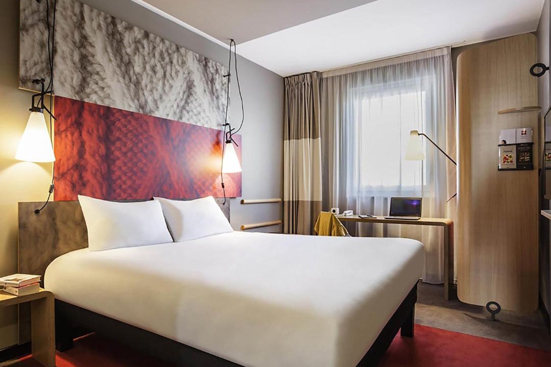 Photo of Others in Sens