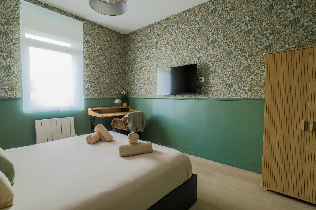 Photo of Others in Lens