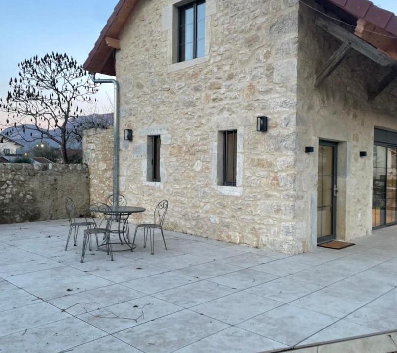 Photo of Others in Yenne