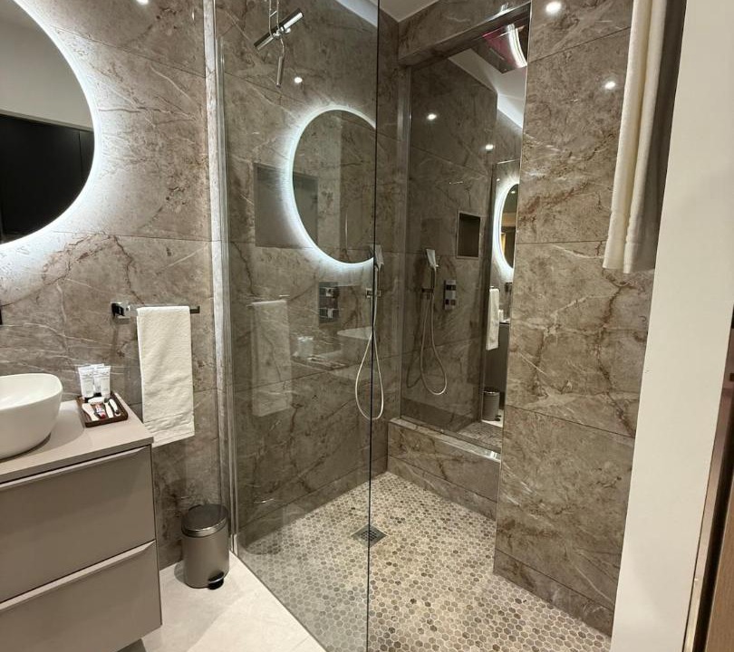 Photo of Bathroom in Neauphle-le-Chateau