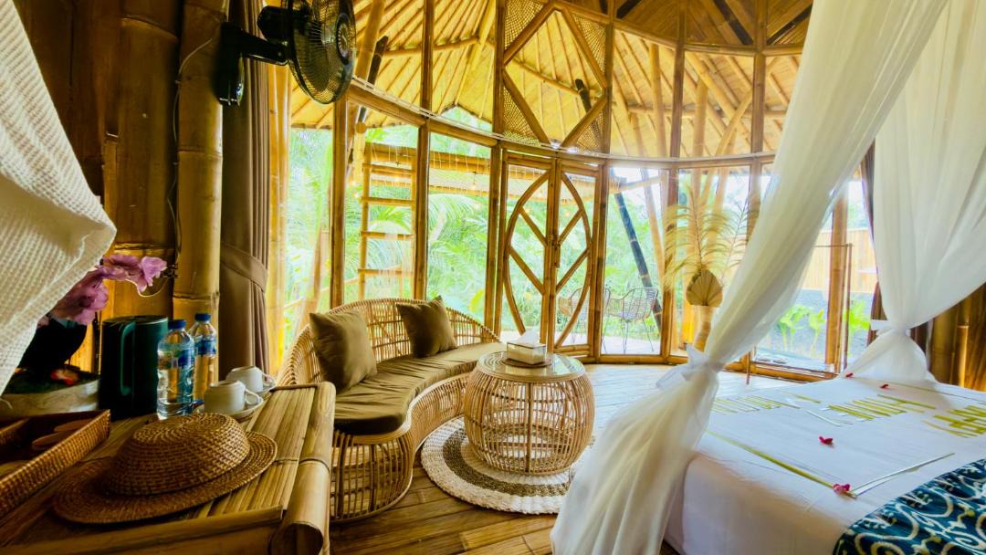 Photo of Others in Selat