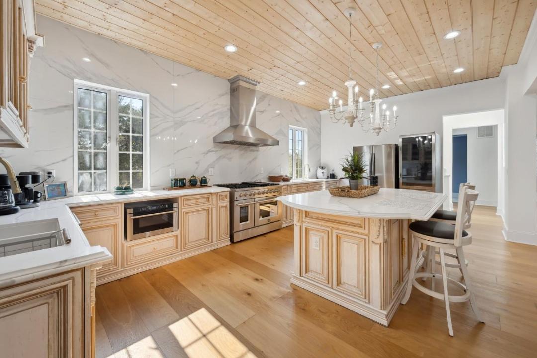 Photo of Kitchen in Debordieu Colony