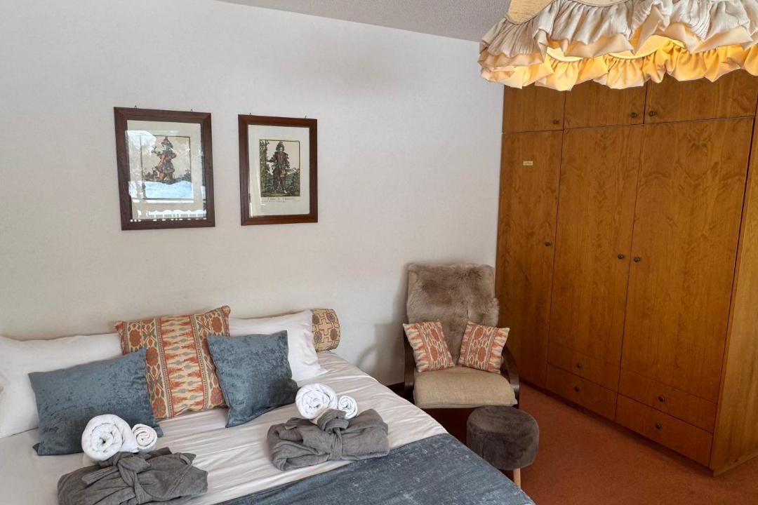 Photo of Bedroom in Noes