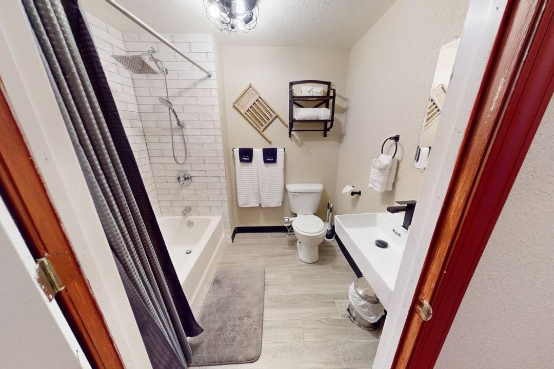 Photo of Bathroom in Neosho