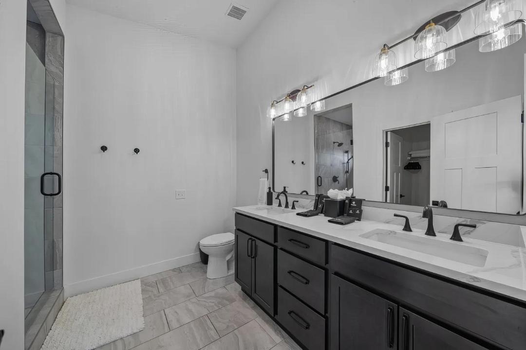 Photo of Bathroom in Innsbrook
