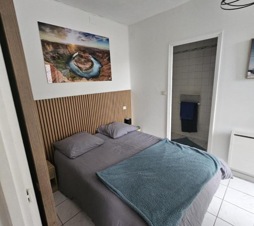 Photo of Bedroom in Nemours
