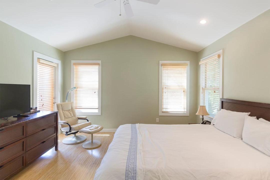 Photo of Bedroom in Tarrytown