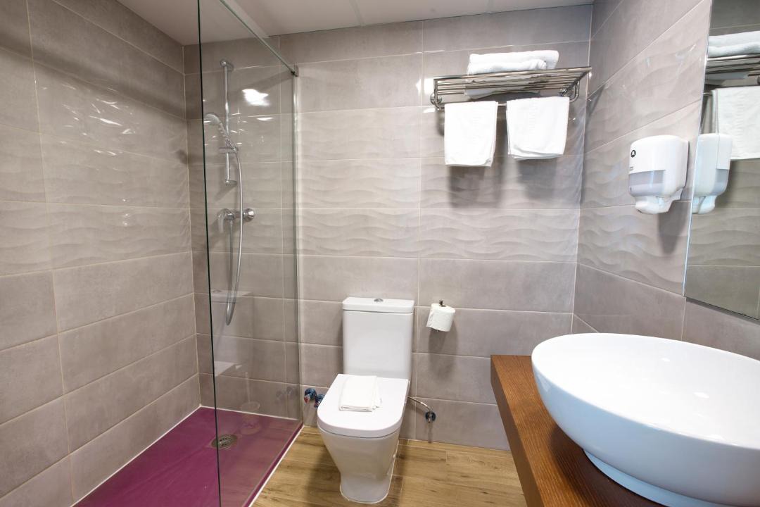 Photo of Bathroom in Carboneras de Guadazaon