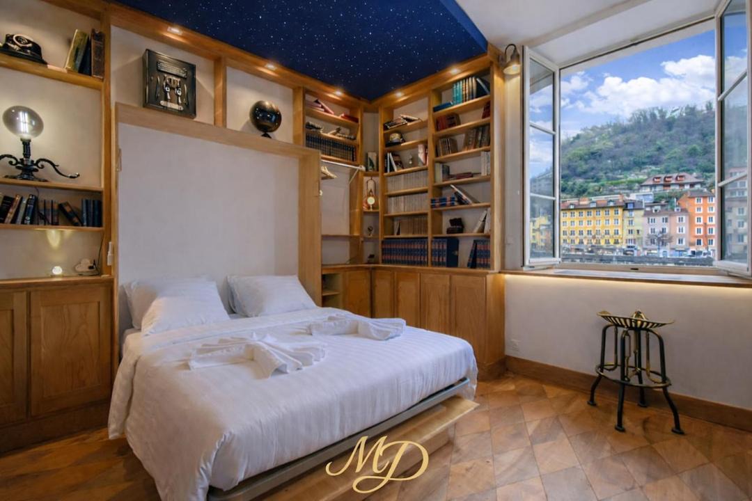 Photo of Bedroom in Grenoble City Centre