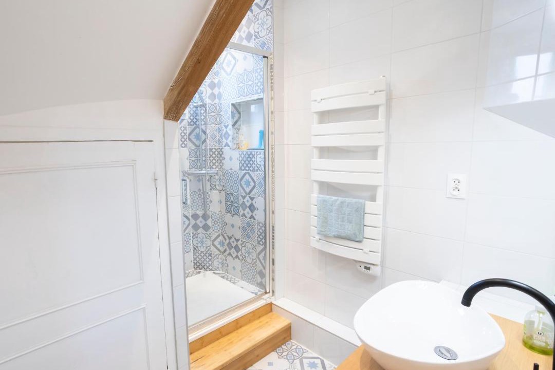 Photo of Bathroom in Quincy-Voisins