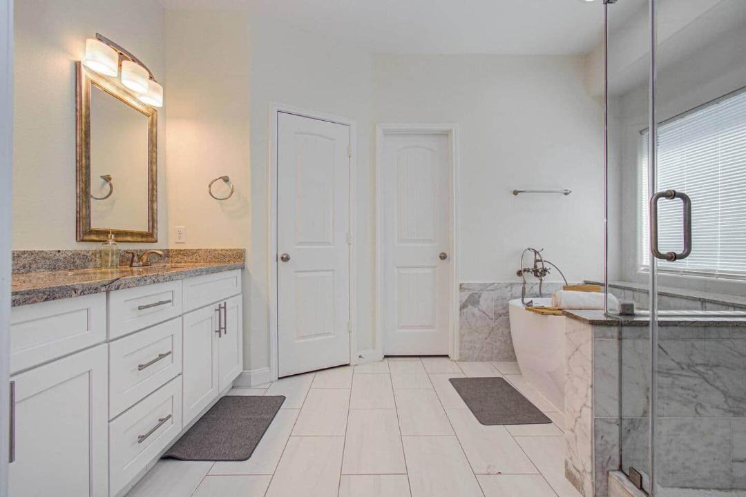 Photo of Bathroom in Willow Meadows/Willowbend Area