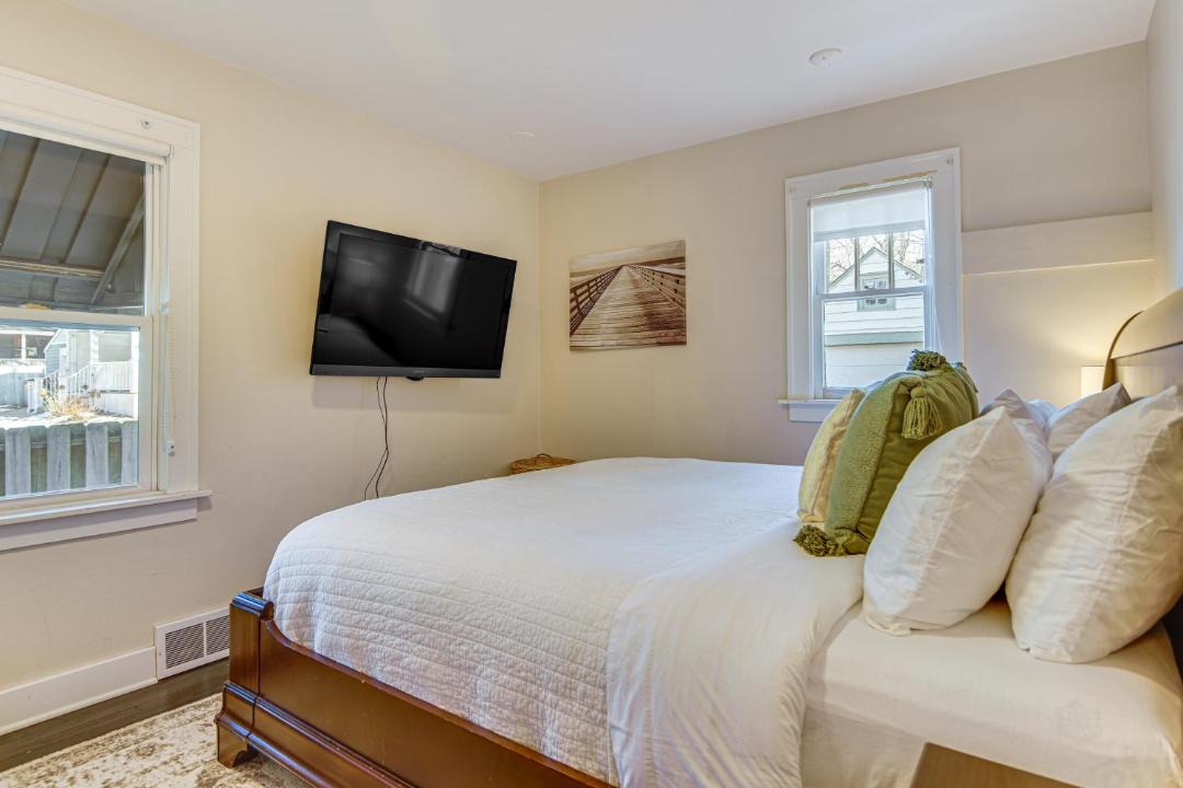Photo of Bedroom in Fox River Grove