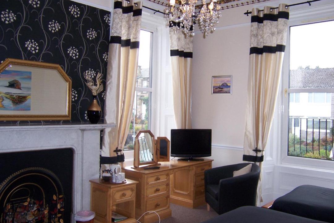 Photo of Livingroom in Joppa