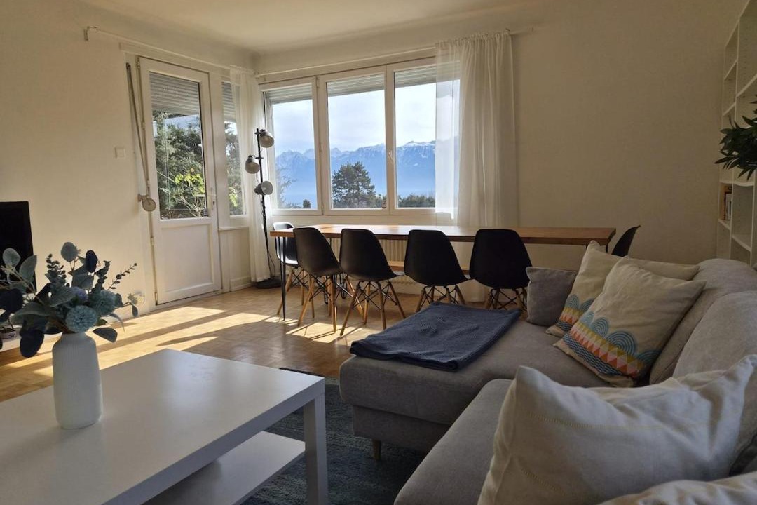 Photo of Livingroom in Pully