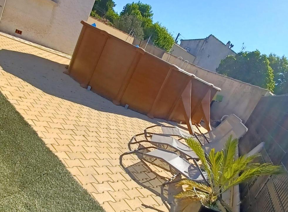 Photo of Others in Redessan