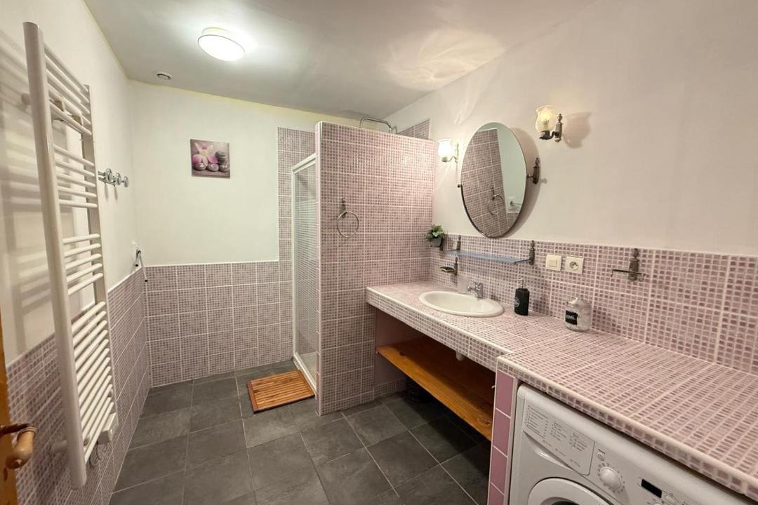 Photo of Bathroom in Saint-Beauzely