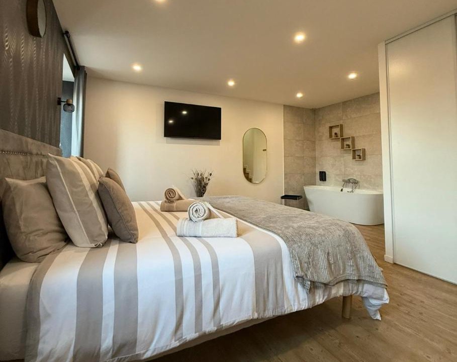 Photo of Bedroom in Francheville Le Bas