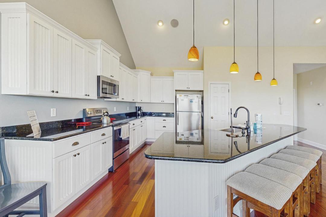 Photo of Kitchen in Waves