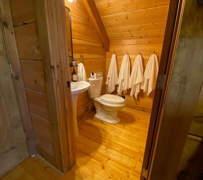 Photo of Bathroom in Castalian Springs