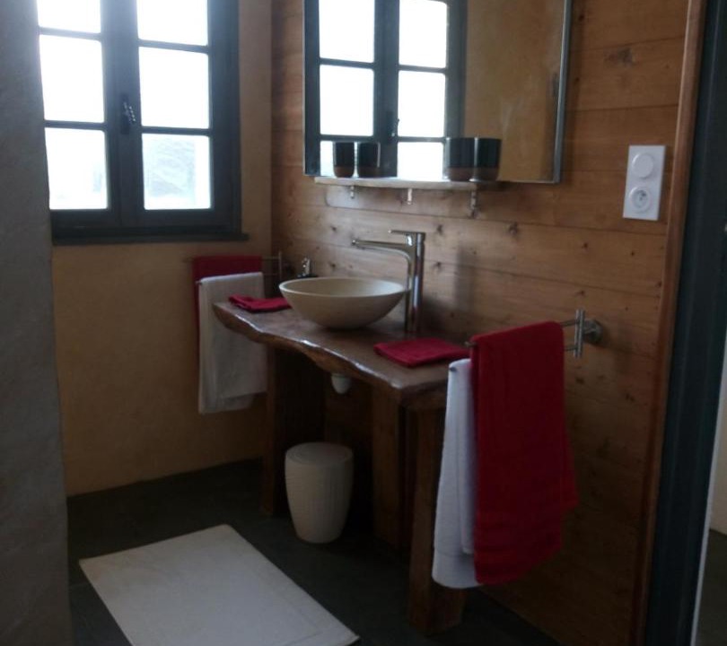 Photo of Bathroom in Saint-Pourcain-sur-Besbre