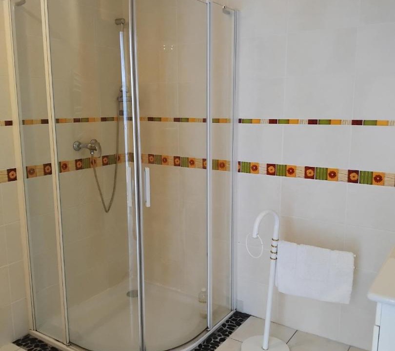 Photo of Bathroom in Chateauneuf-du-Faou