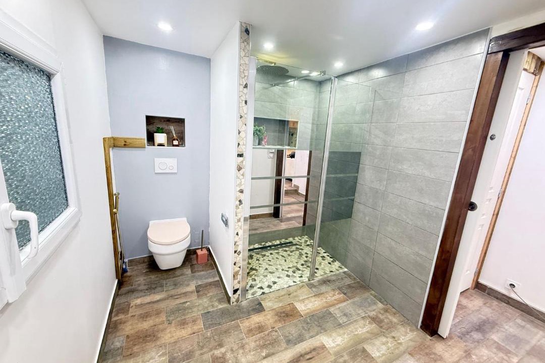 Photo of Bathroom in Montmorot