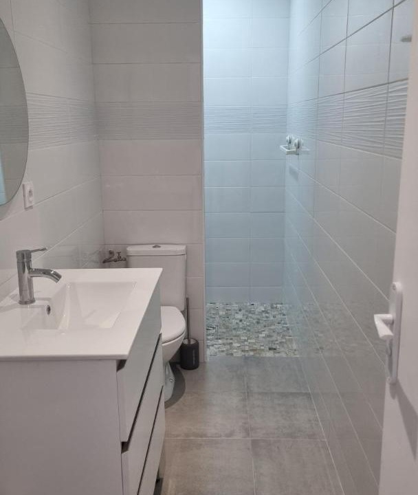 Photo of Bathroom in Lesparre-Medoc