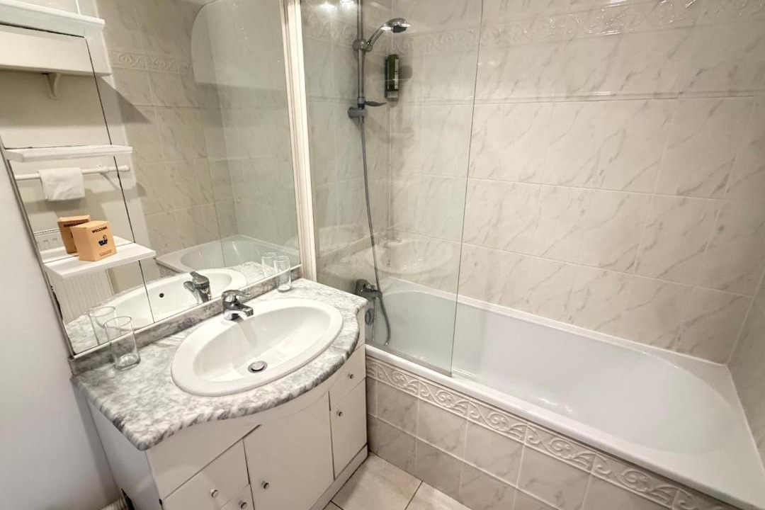 Photo of Bathroom in Monchy-Humieres