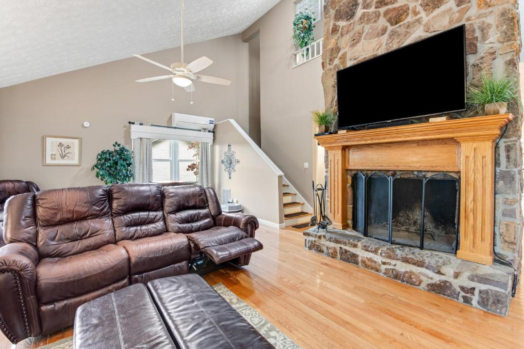 Photo of Livingroom in Jefferson City