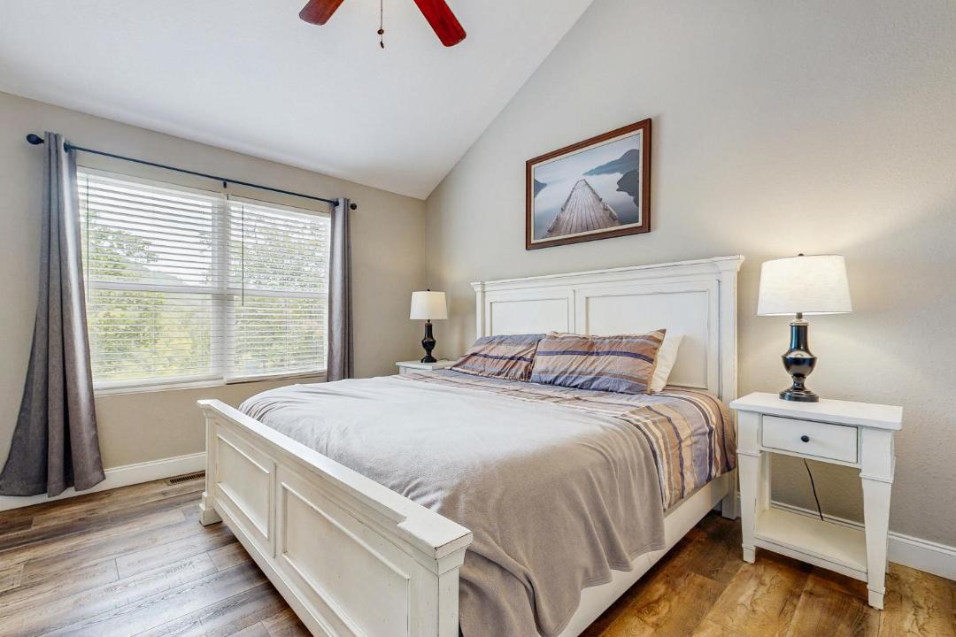 Photo of Bedroom in Lakeside Estates