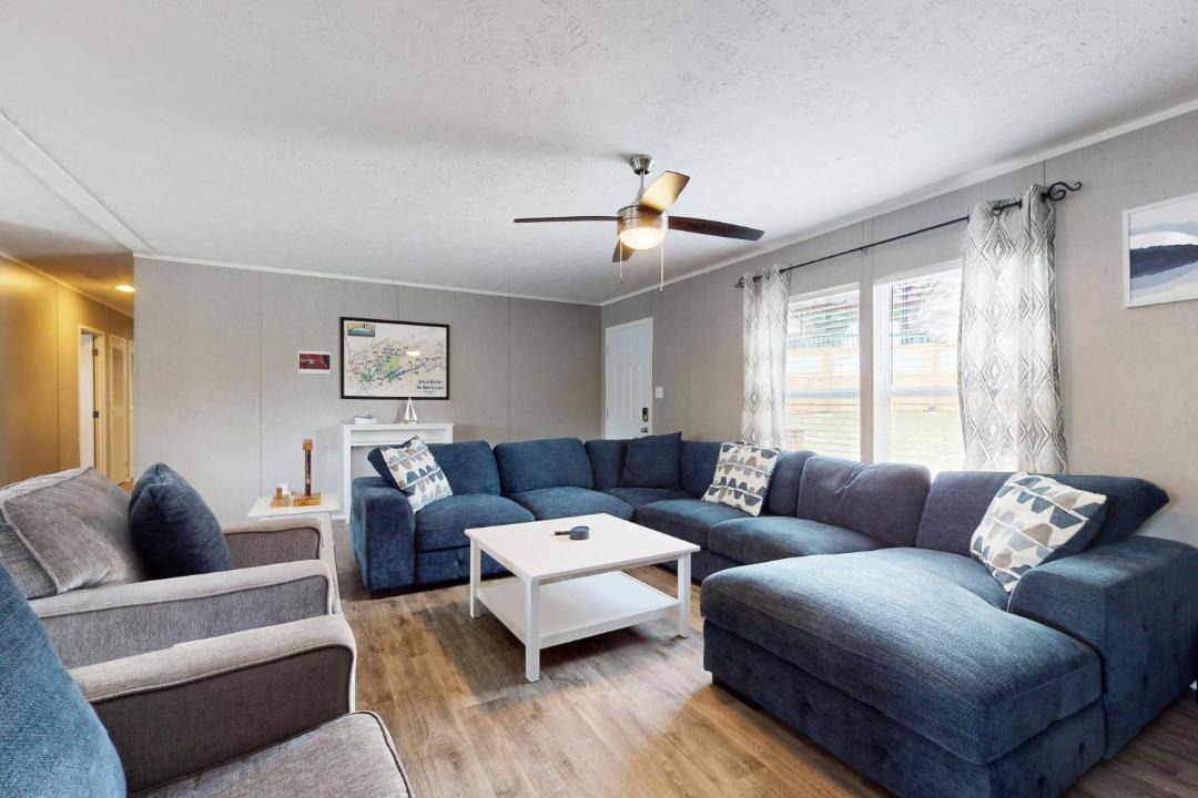 Photo of Livingroom in Caryville