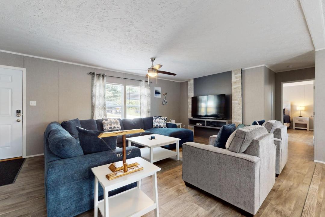 Photo of Livingroom in Caryville