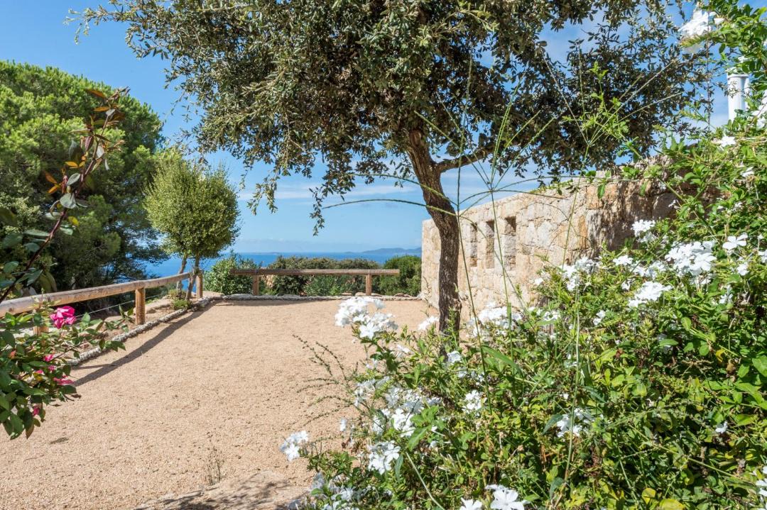 Photo of Others in Coti-Chiavari