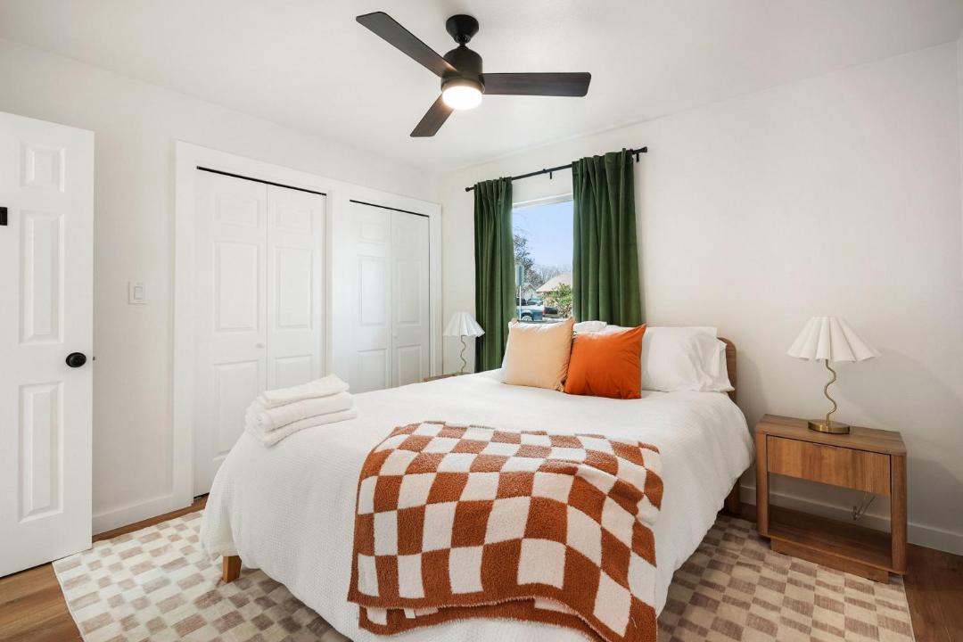 Photo of Bedroom in North Austin Civic Association