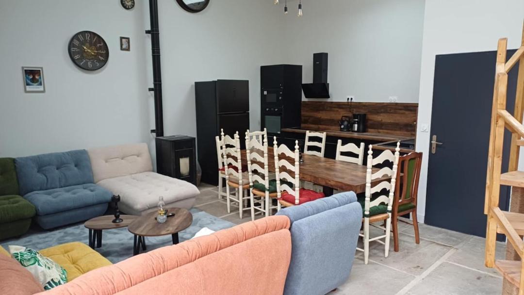 Photo of Livingroom in Gouttieres