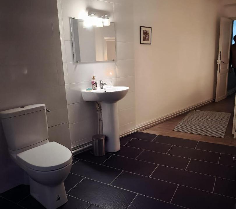 Photo of Bathroom in Saurat
