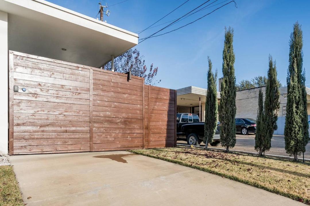 Photo of Others in Old East Dallas