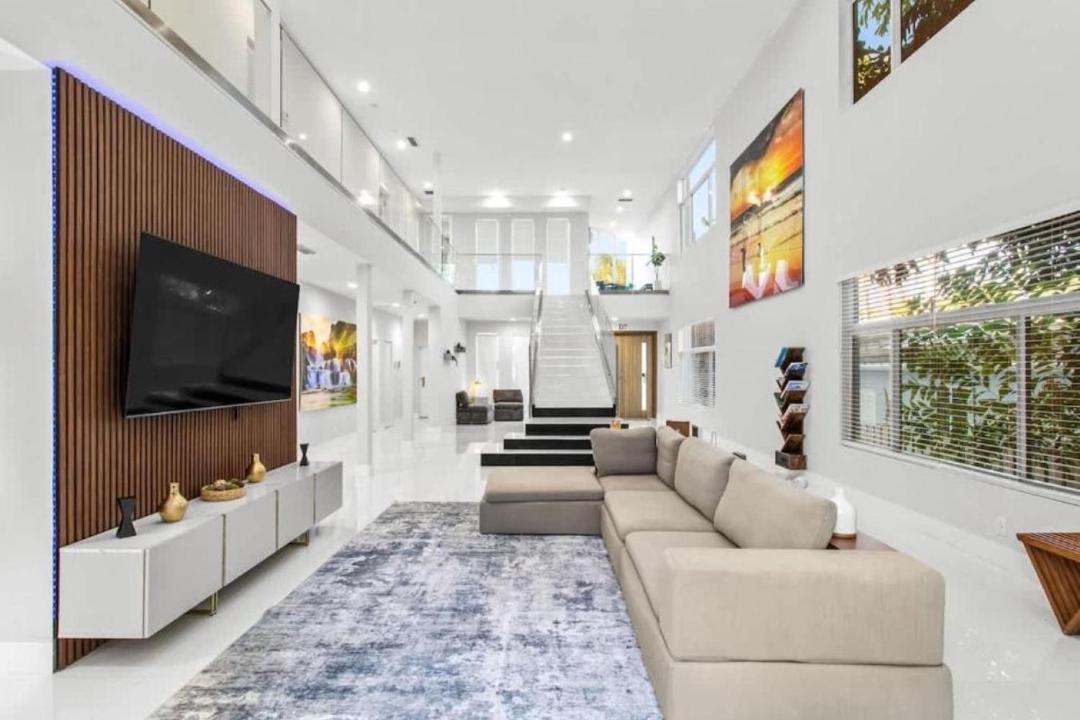 Photo of Livingroom in South Lake