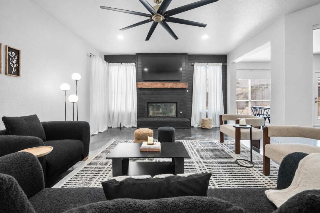 Photo of Livingroom in Keller