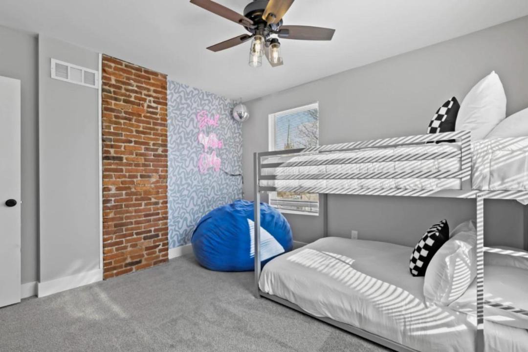 Photo of Bedroom in Livingston Park