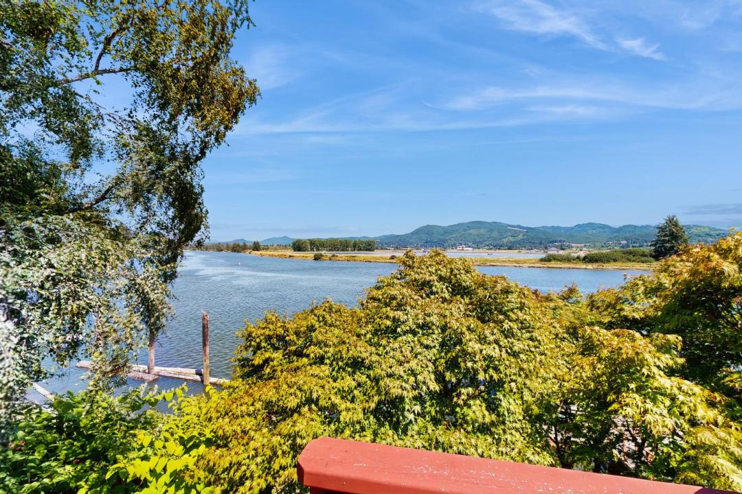 Photo of Others in Nehalem