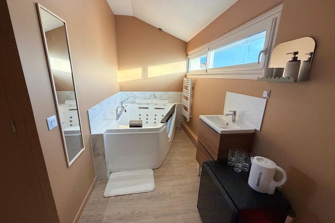 Photo of Bathroom in Saint-Quentin-en-Yvelines