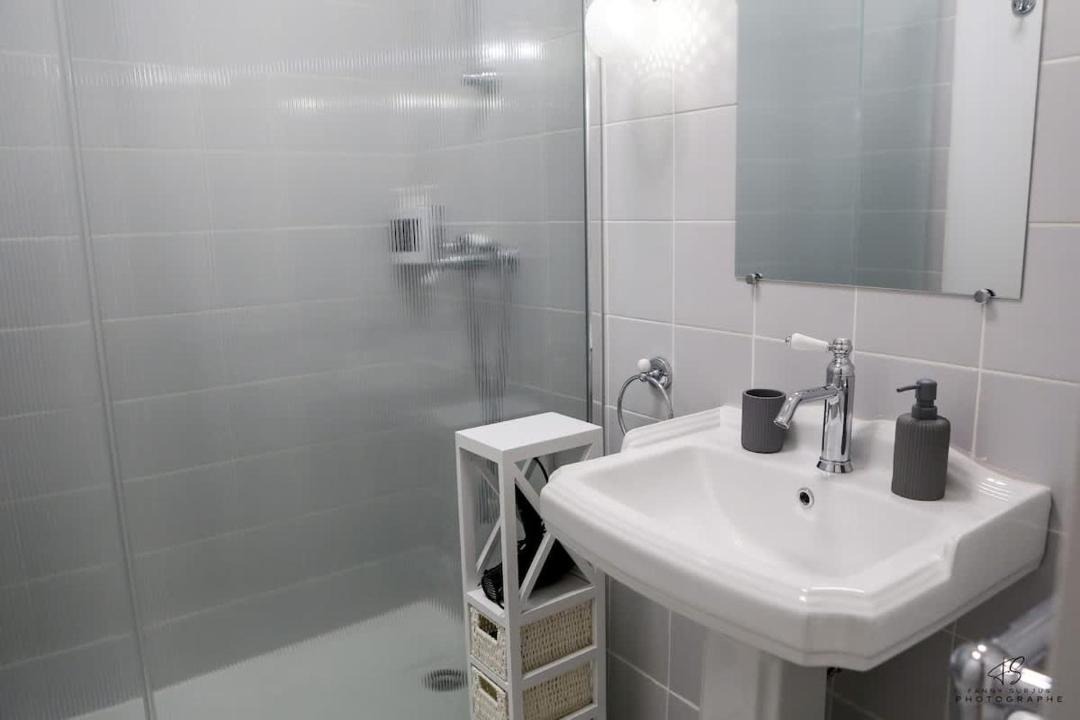 Photo of Bathroom in Clemenceau